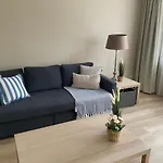 & Bella Vista