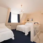 & Bella Vista Aparthotel